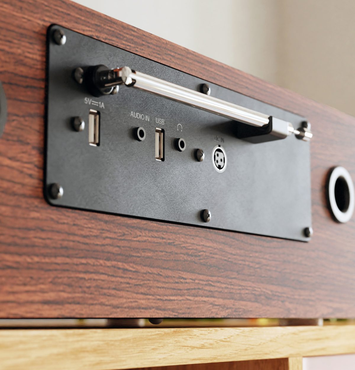 04 Oakington Walnut Connectivity